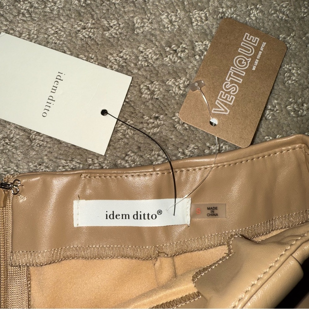 NWT Vestique Boutique Faux Leather Envelope Skort Tan Size Small - Picture 8 of 9
